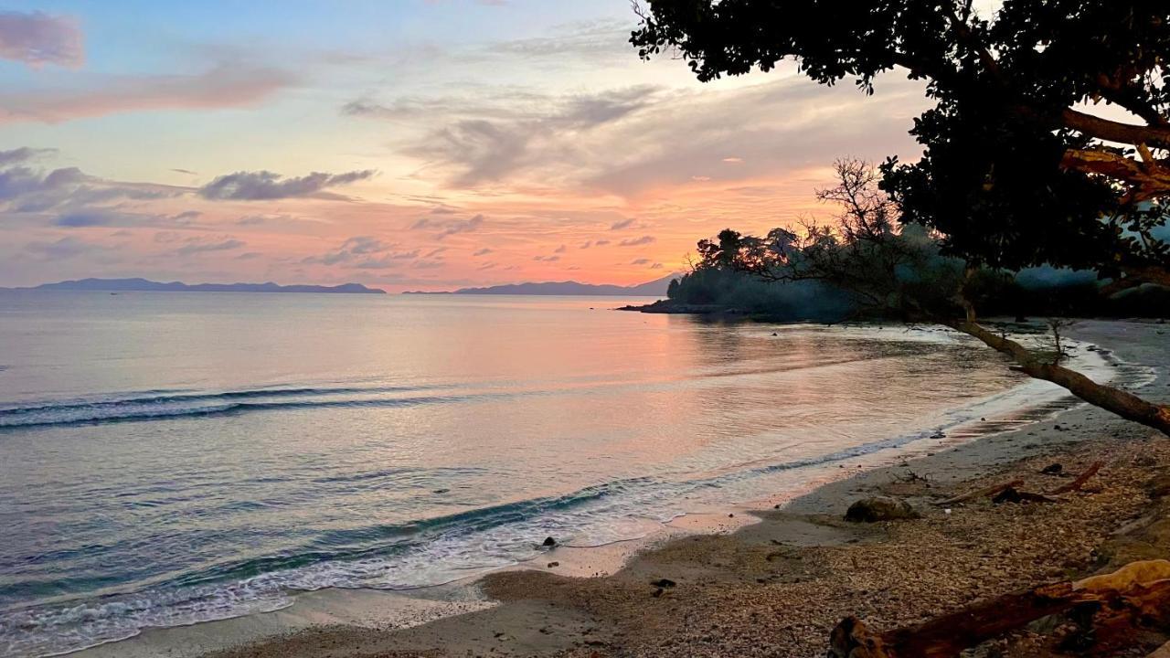 Sunset Beach Resort Weh Sabong Exterior foto