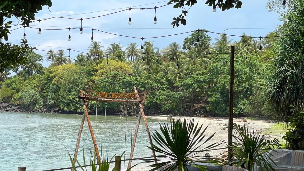 Sunset Beach Resort Weh Sabong Exterior foto