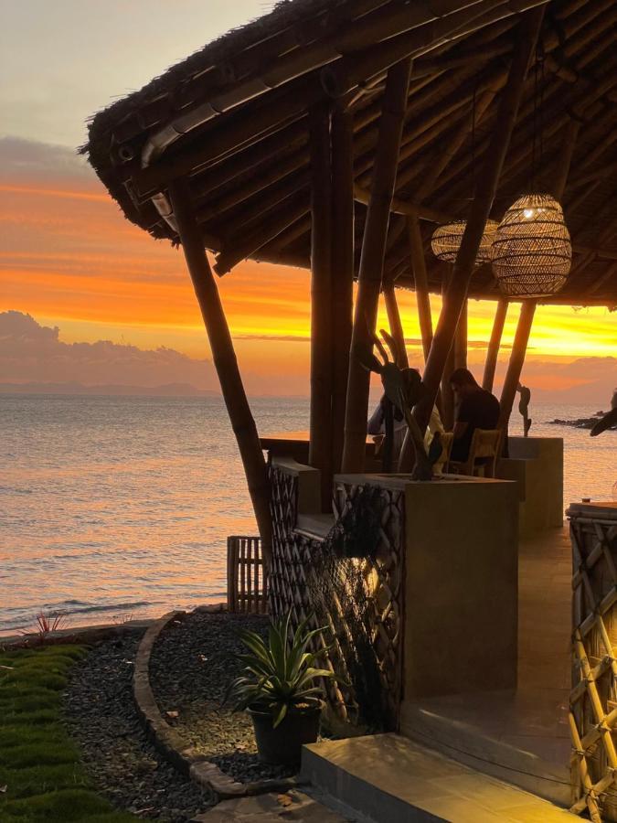 Sunset Beach Resort Weh Sabong Exterior foto