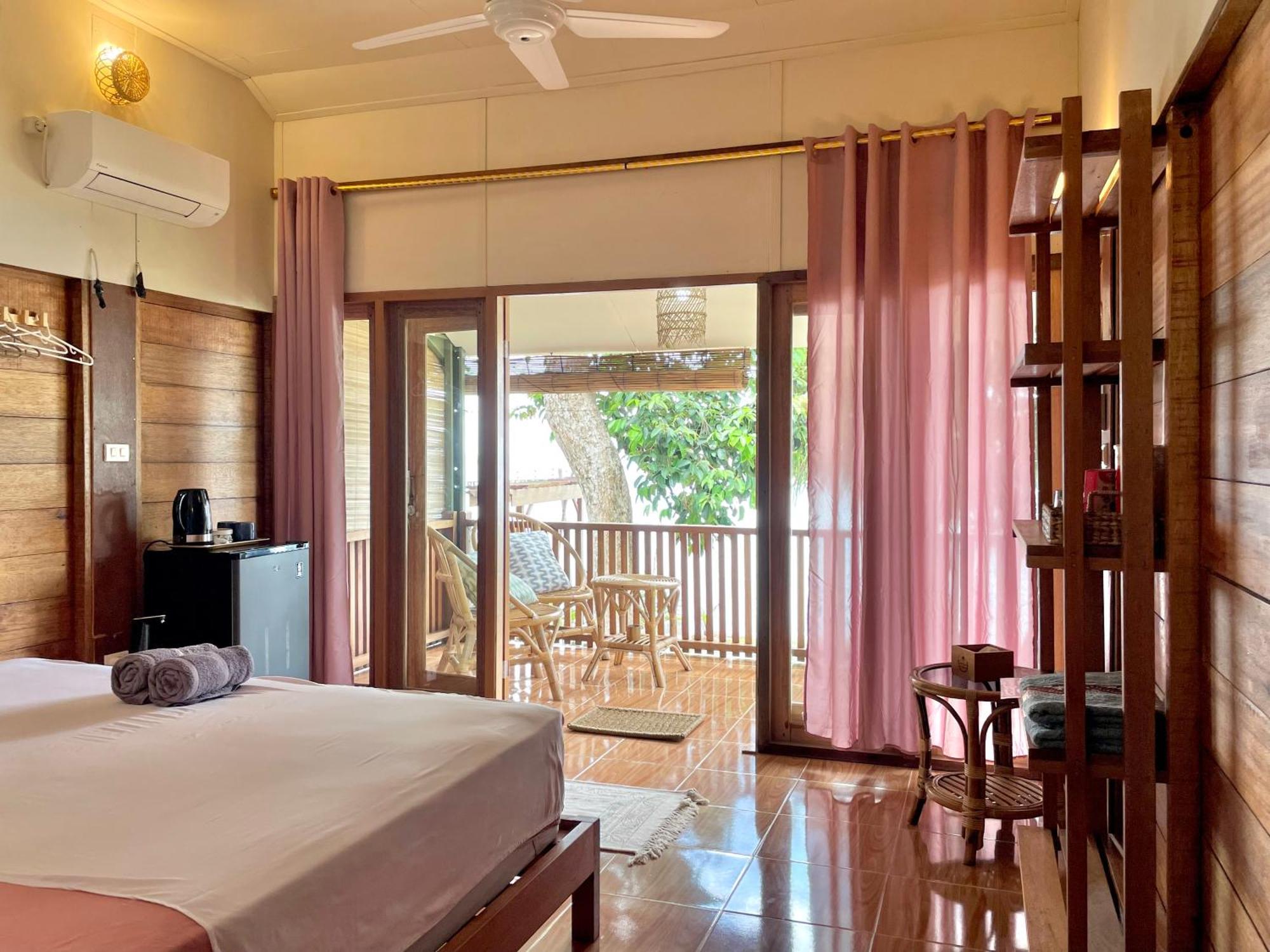 Sunset Beach Resort Weh Sabong Exterior foto