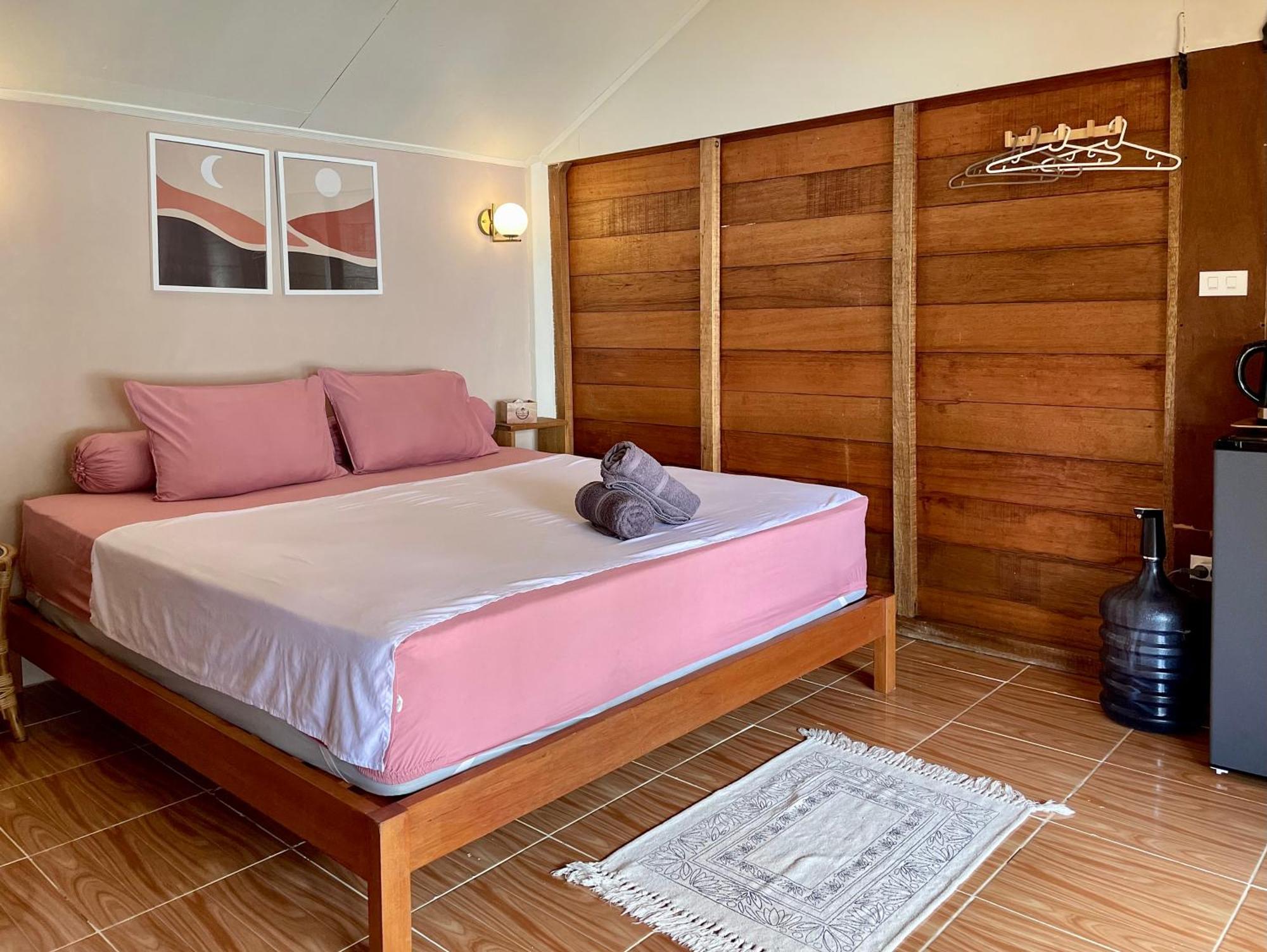 Sunset Beach Resort Weh Sabong Exterior foto