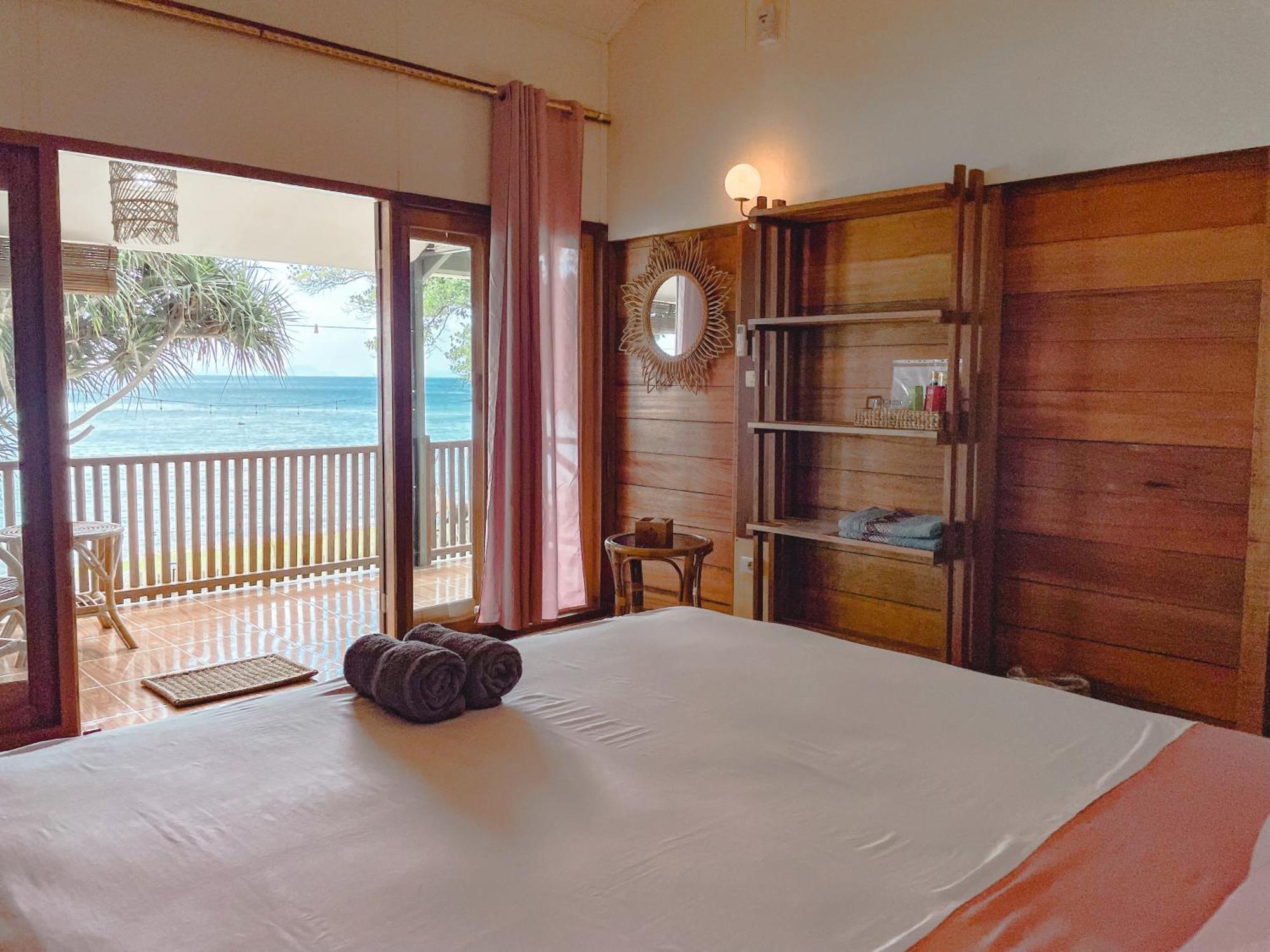 Sunset Beach Resort Weh Sabong Exterior foto