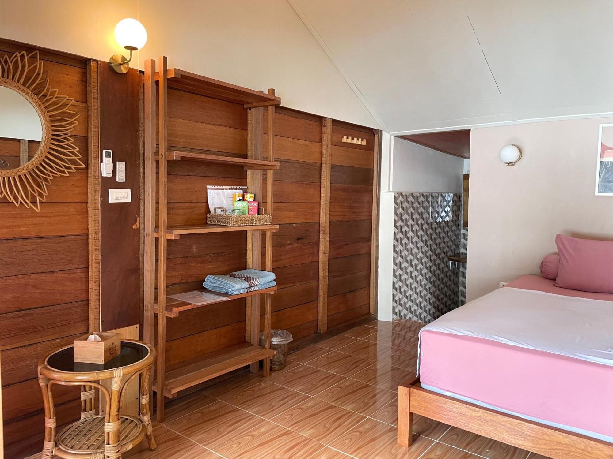 Sunset Beach Resort Weh Sabong Exterior foto
